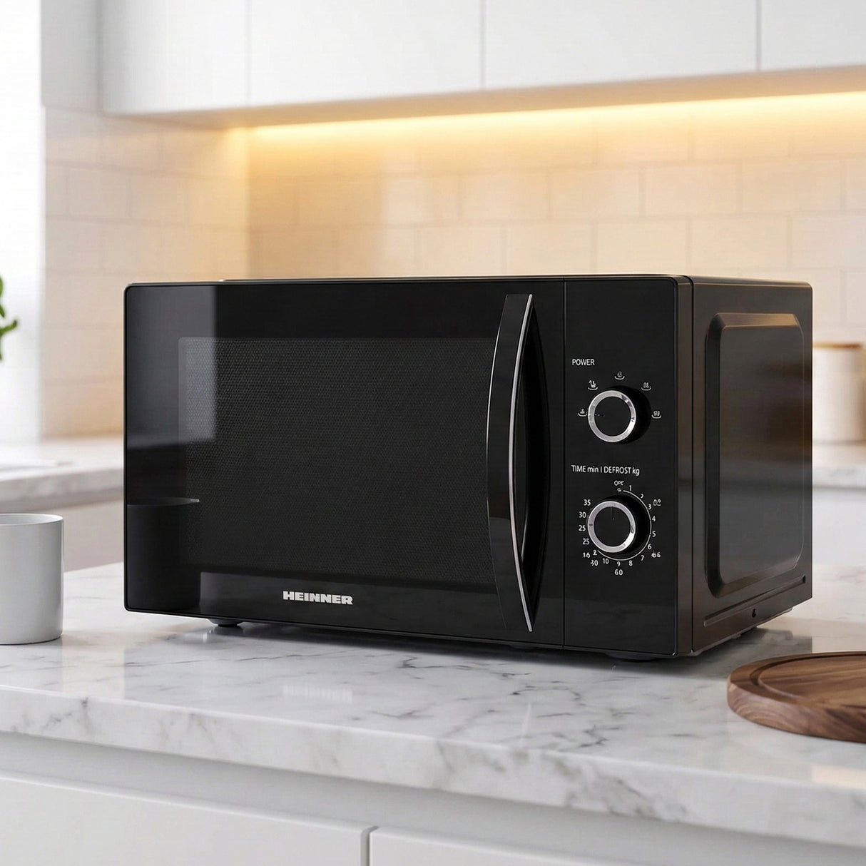 Micro-ondes Heinner HMW-MD25MBK – 25 litres – 800 W – 5 niveaux de puissance – noir