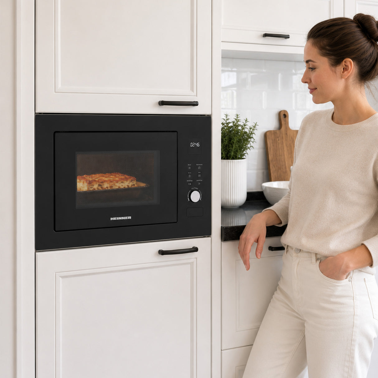 Micro-ondes Heinner HMW-BI2360BK – 23 L – Gril – LED – Sécurité enfant