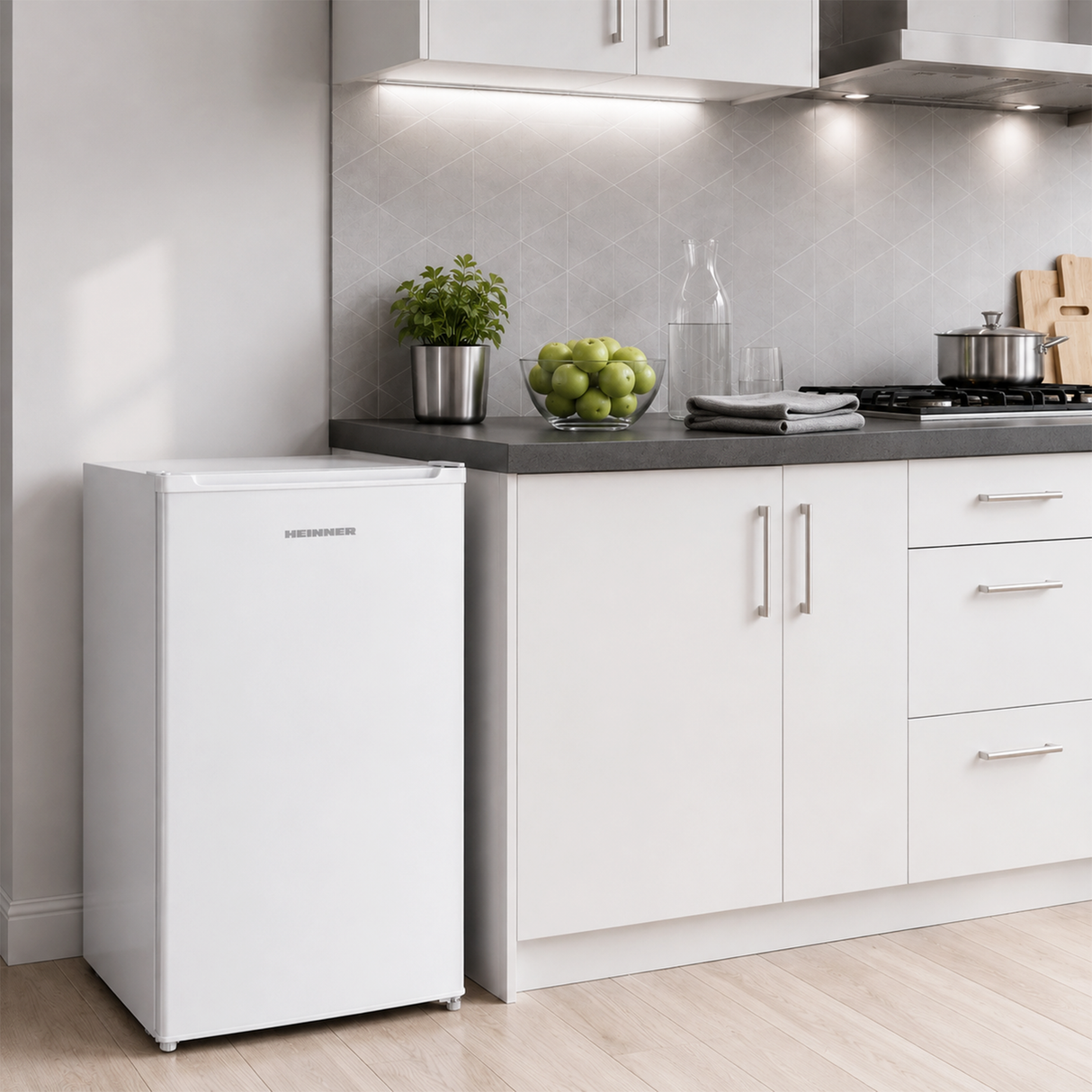 Heinner Under Counter Fridge HF-HM90INVE – 90 litres