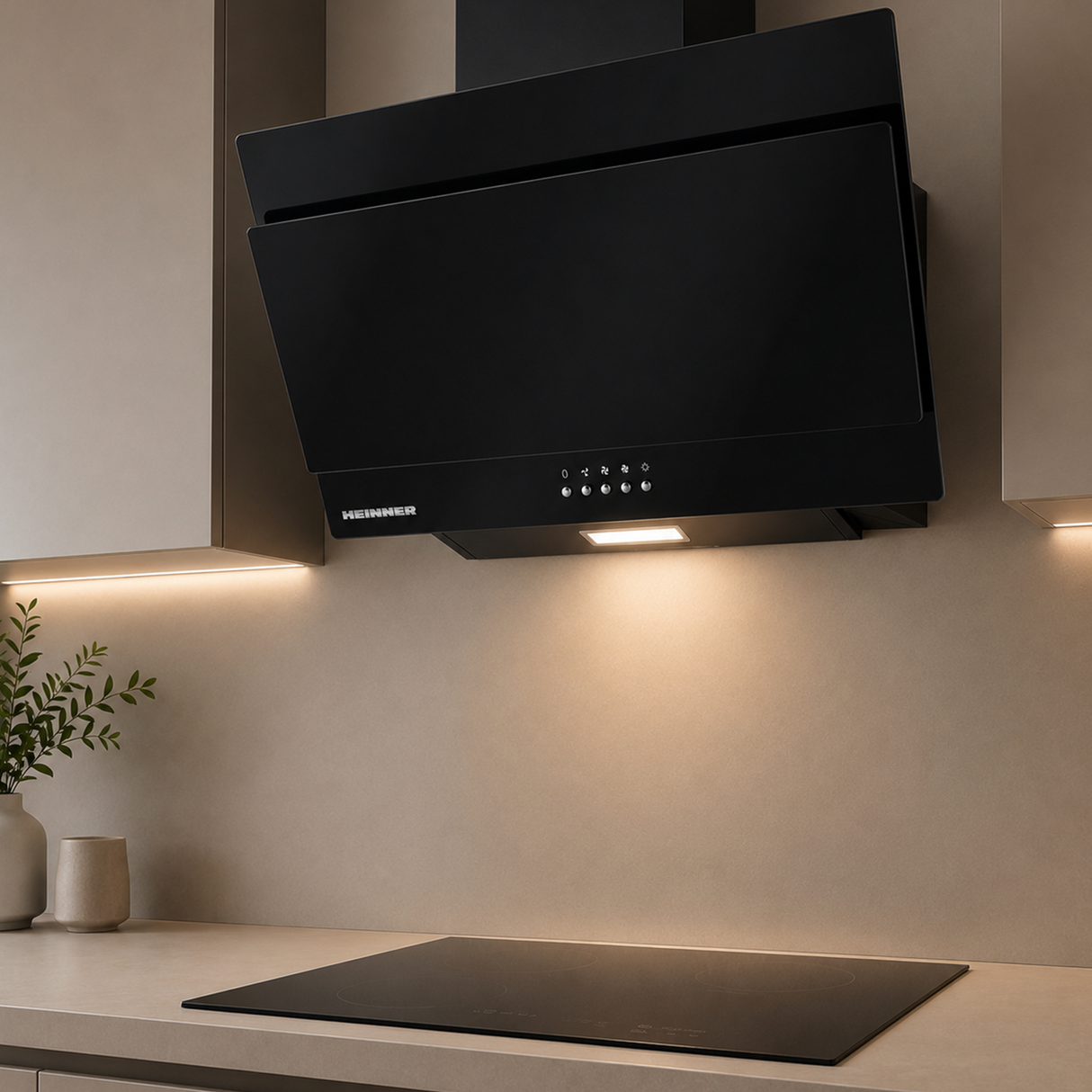 Hotte inclinée Heinner DCH-350RGBK – 60 cm – 3 vitesses – noir
