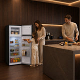 Heinner HF-H2206BKE++ integratie in keuken met houten kastwerk en donker aanrechtblad