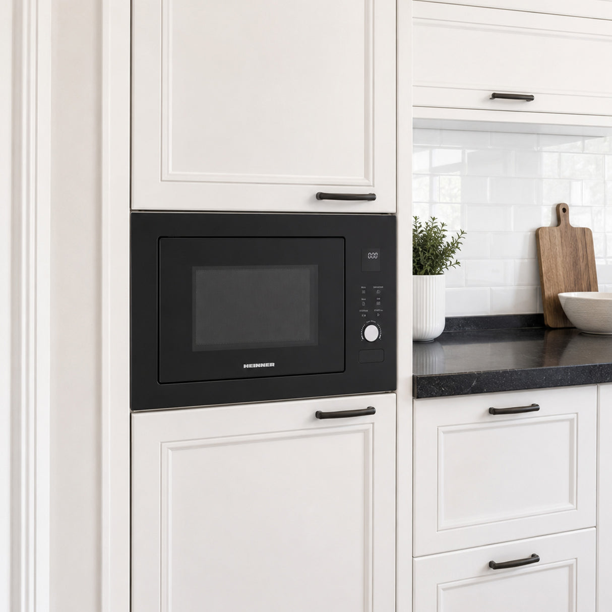 Micro-ondes Heinner HMW-BI2360BK – 23 L – Gril – LED – Sécurité enfant